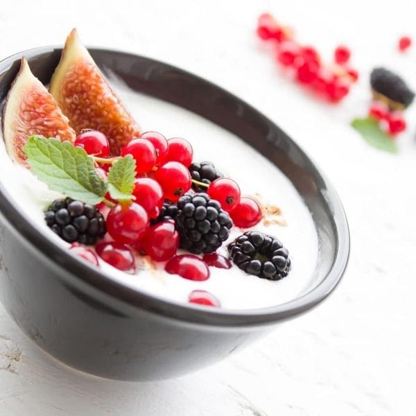 Yadda ake yoghurt in fruits mix