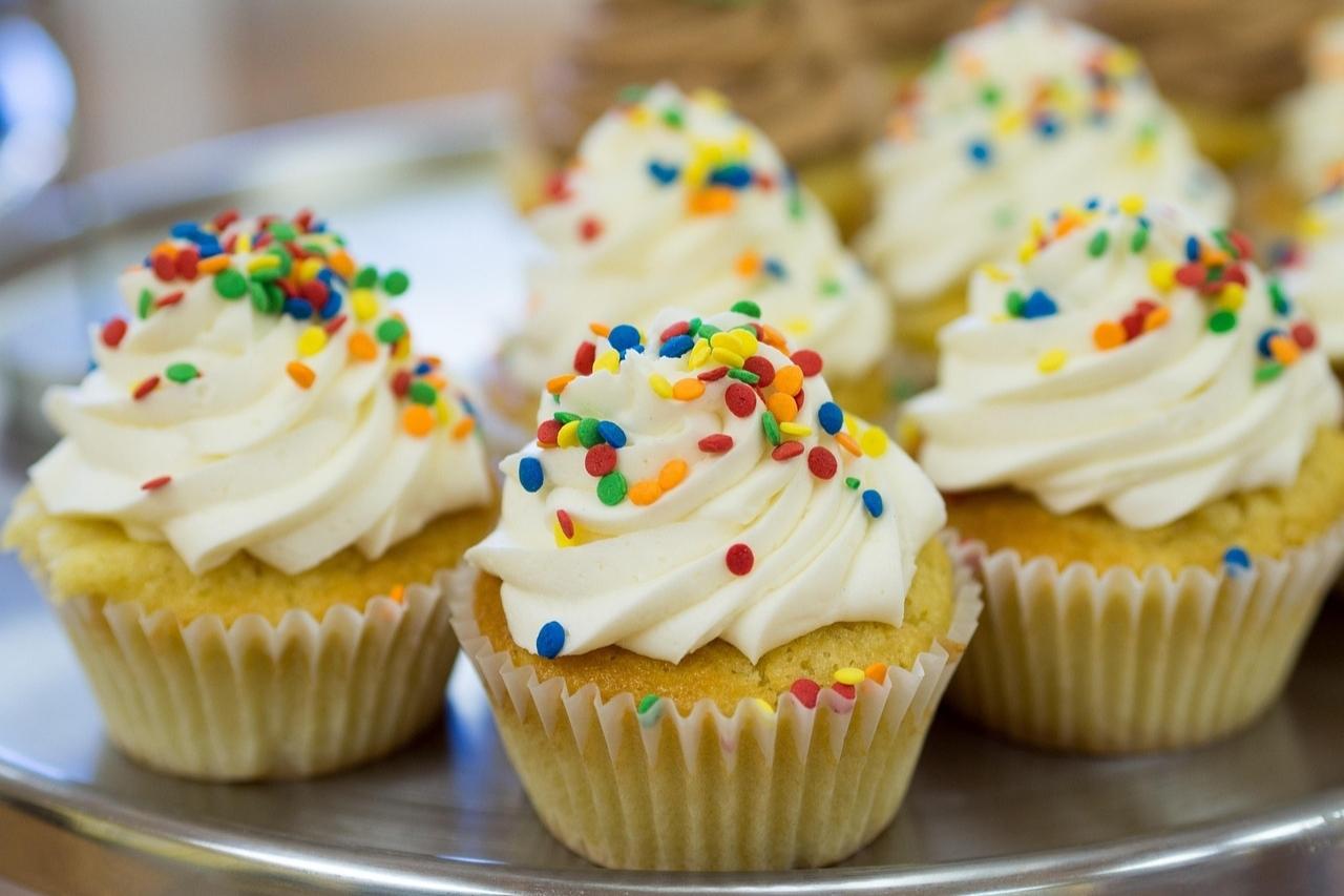 vanilla cupcakes