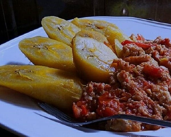 yadda ake boile plantain and egg sauce