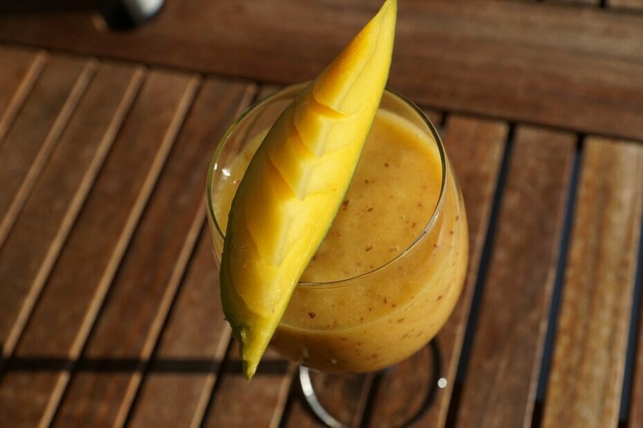 yadda ake mango and banana smoothie
