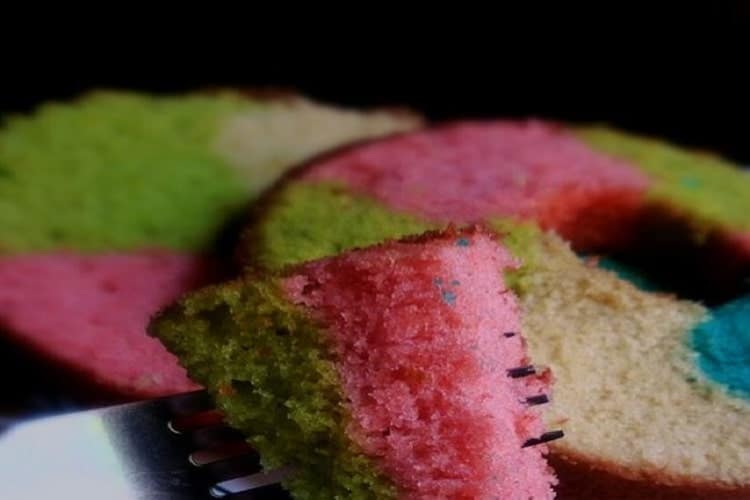 yadda ake rainbow cake doughnut