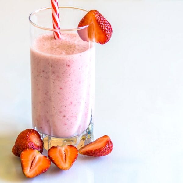 How to make strawberry smoothie