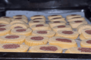 Chocolate and vanilla cookies 10