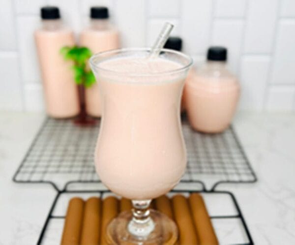 strawberry milkshake 1