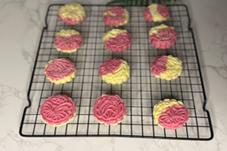 2 colours milk candy 1