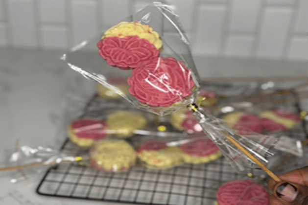 2 colours milk candy 7