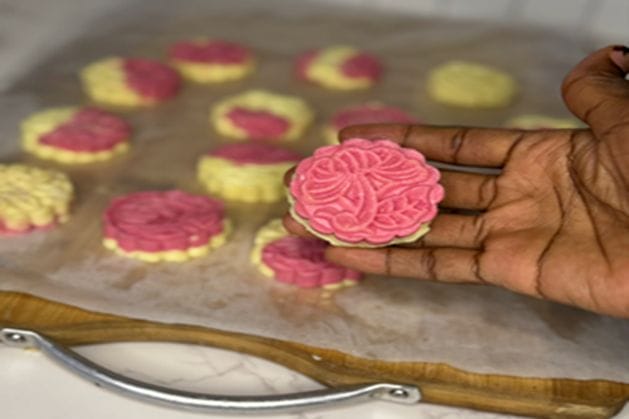 2 colours milk candy 5