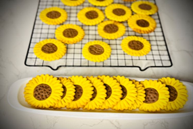 sun flower biscuit cookies 1